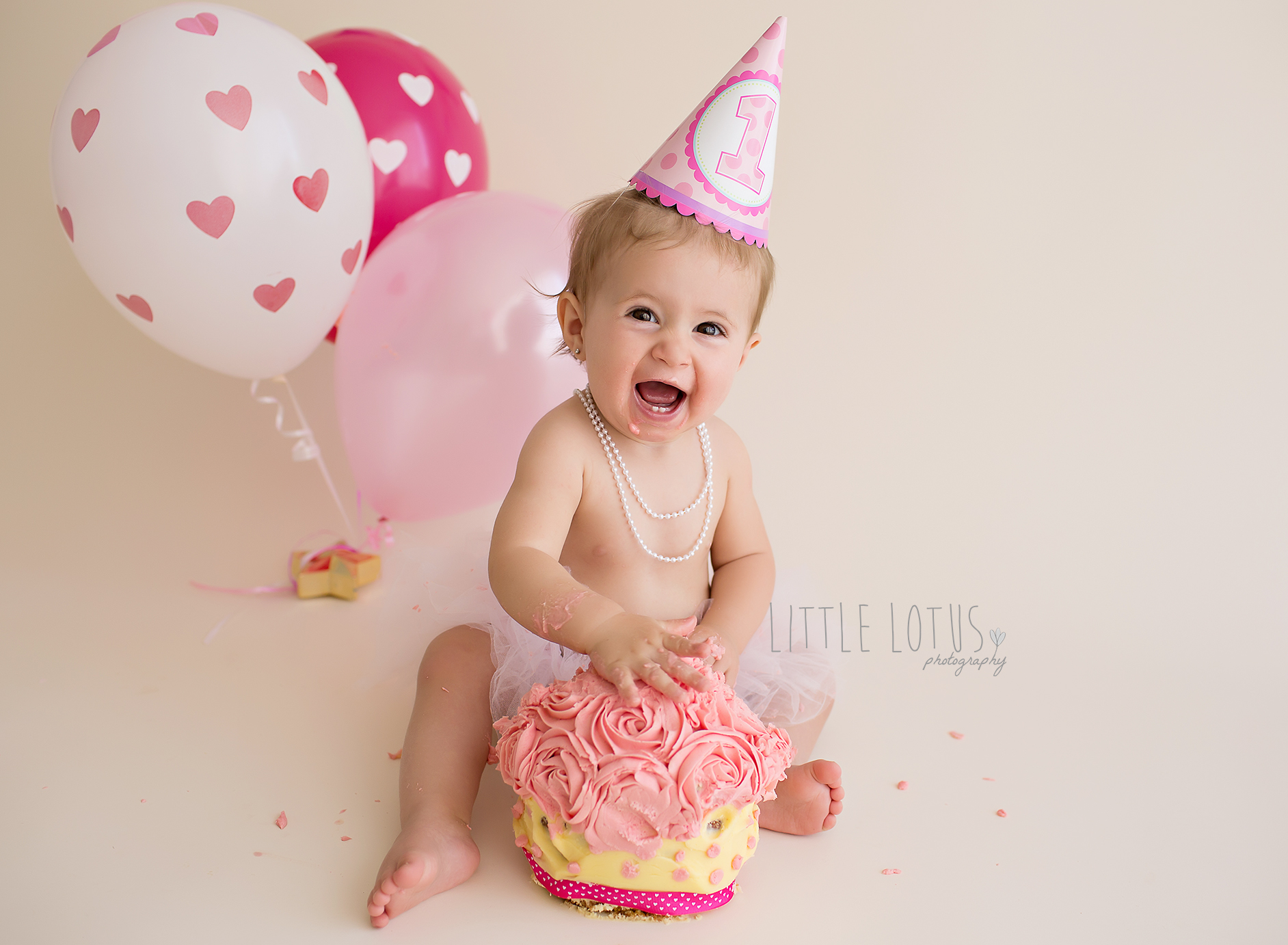 Happy 1st Birthday Ivy – Cake Smash Session – Little Lotus Photography